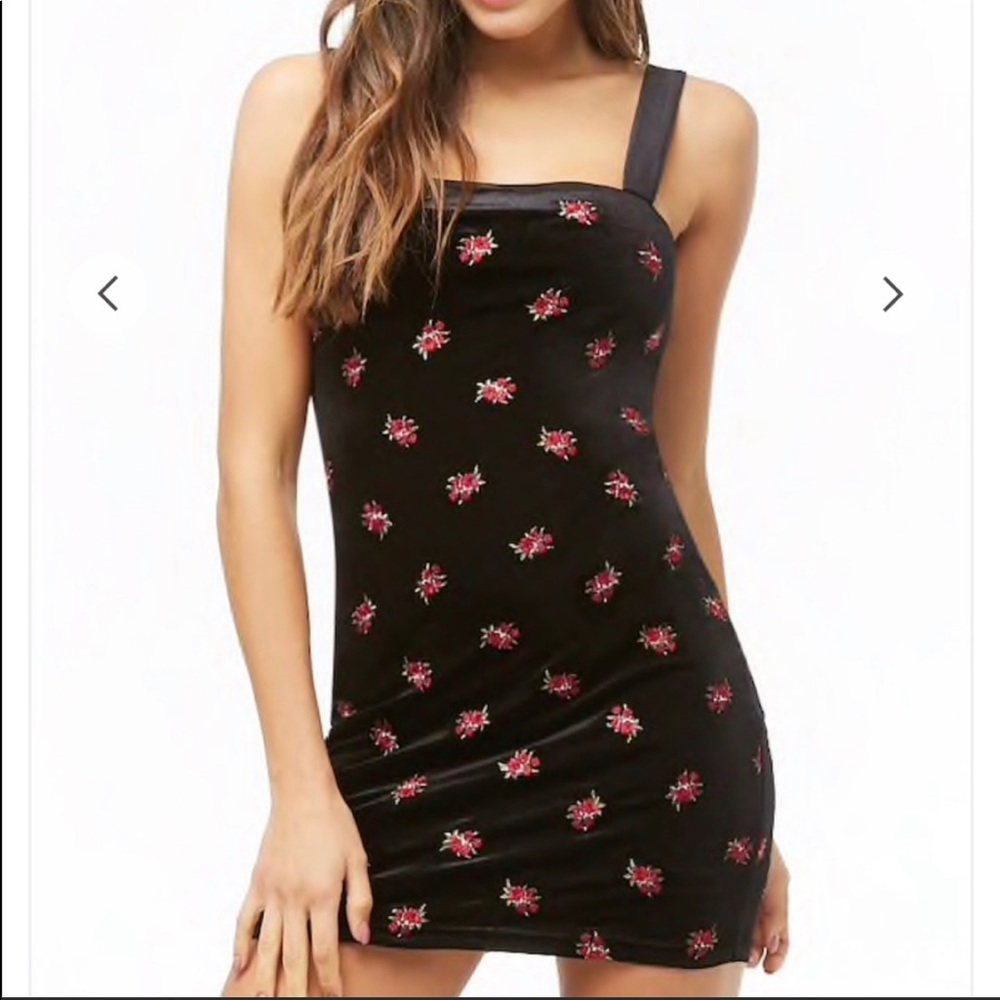 Forever 21 Black & Red Rose Velvet Bodycon Mini Dress NWOT